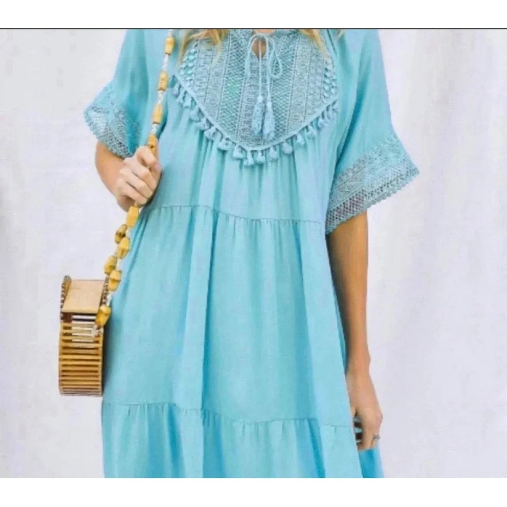 Dress‎ - Picture 2 of 3